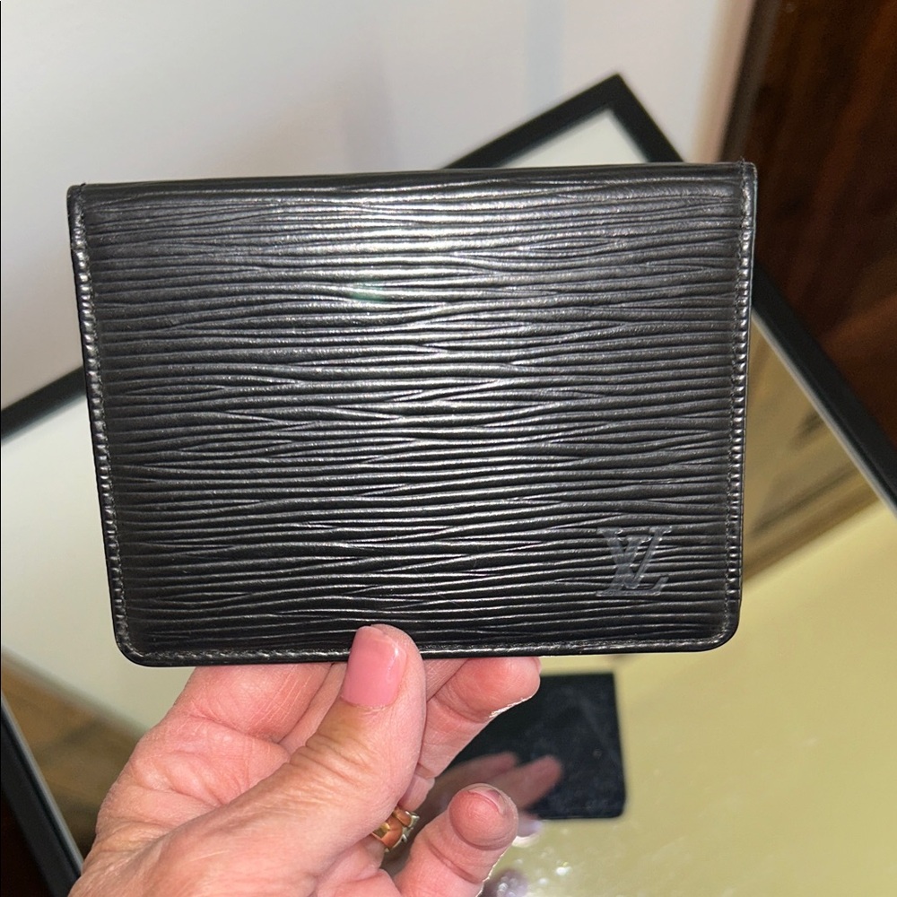 Louis Vuitton Epi Black Card Holder - Picture 13 of 14